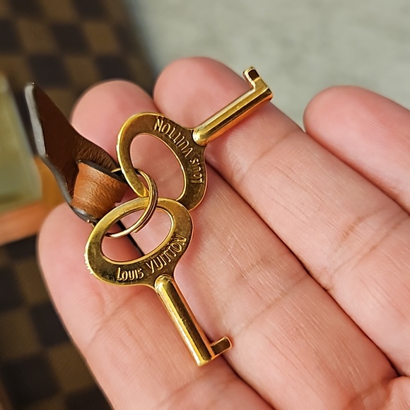 Louis Vuitton Damier Ebene Ascot - Picture 3 of 16